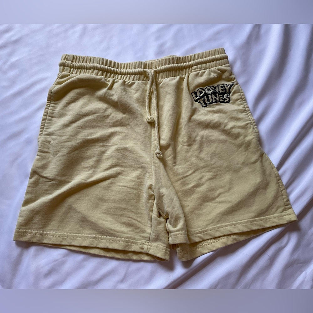Looney Tunes shorts